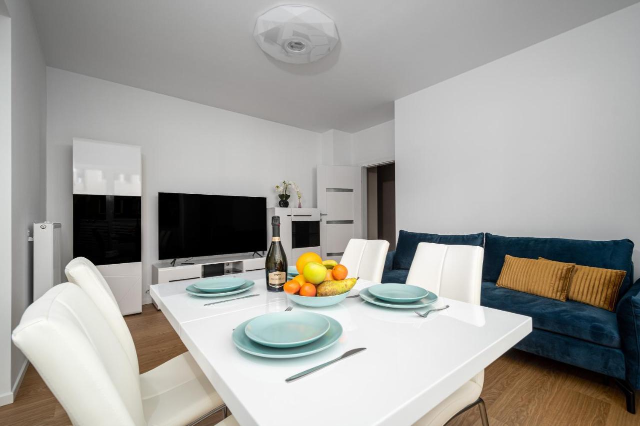 Warsaw Apartments Okrzei 12 Street المظهر الخارجي الصورة